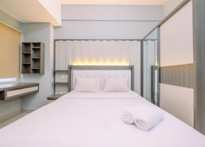 Modern Look Studio Lrt City Sentul - Royal Sentul Park Apartment By Travelio