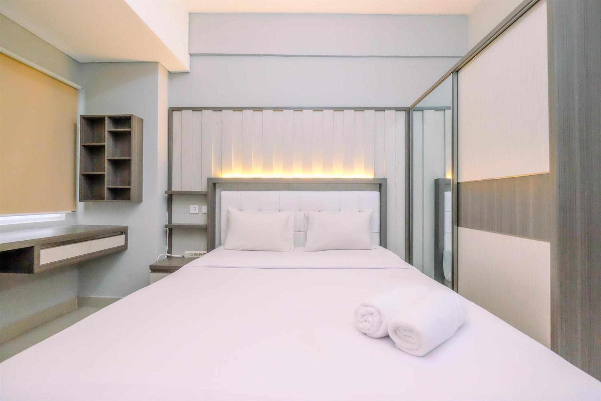 Apartemen Modern Look Lrt Sentul - Royal Sentul Park By Travelio *